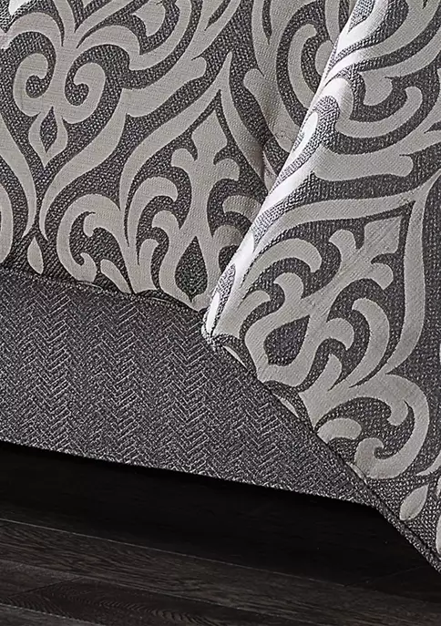 J. Queen New York Tribeca 4 Piece Comforter Set 4 J. Queen New York Tribeca 4 Piece Comforter Set - Image 2